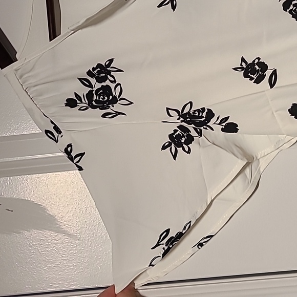 NWT Torrid Babydoll Flutter Top - Picture 5 of 5